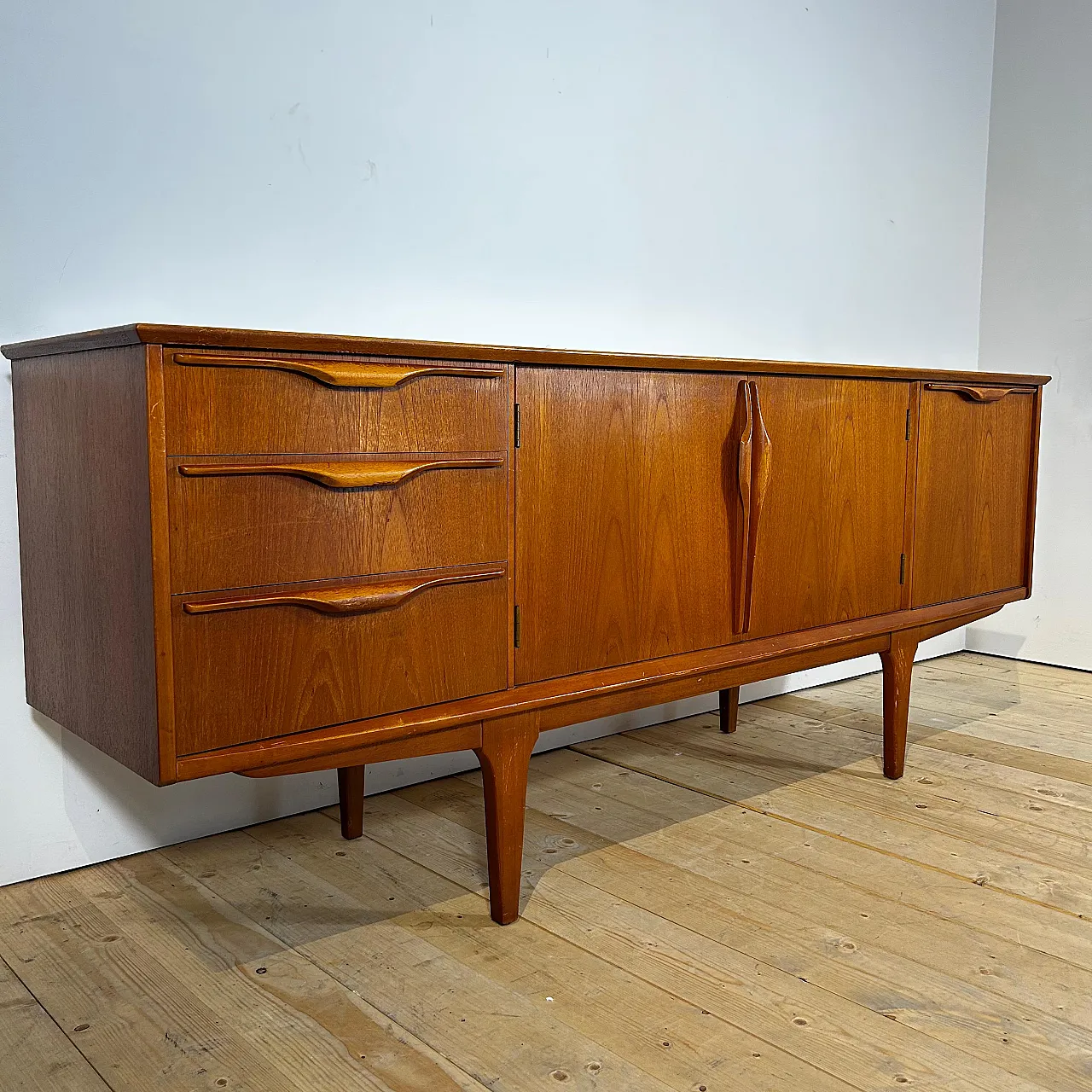 Credenza Jentique in teak inglese Mid-Century, anni ’60 3