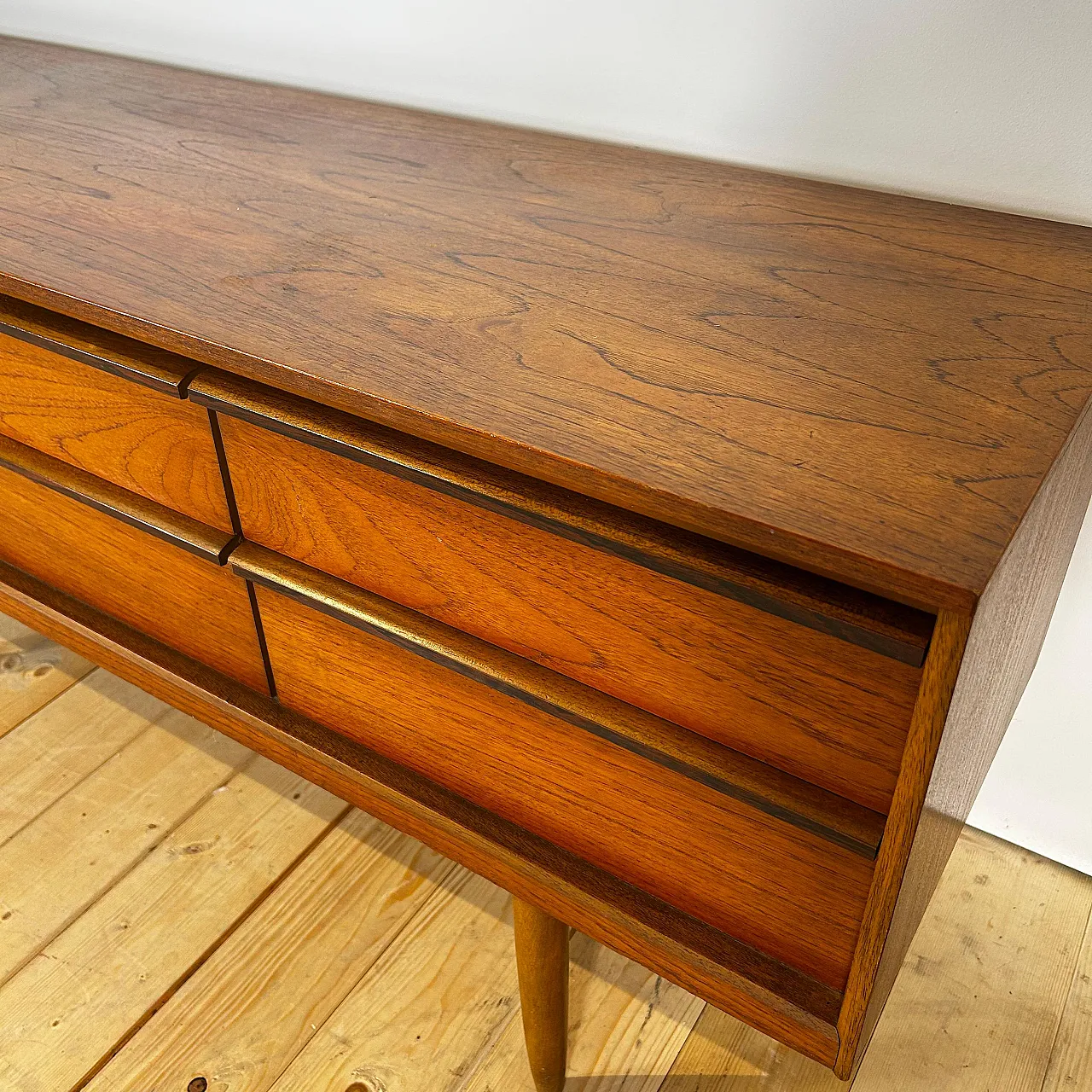 Cassettiera Austinsuite in teak inglese Mid-Century, anni ’60 4
