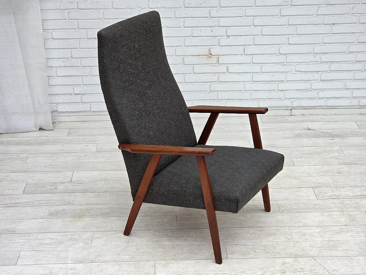 Poltrona con schienale alto, tessuto per mobili e teak, anni '70 2