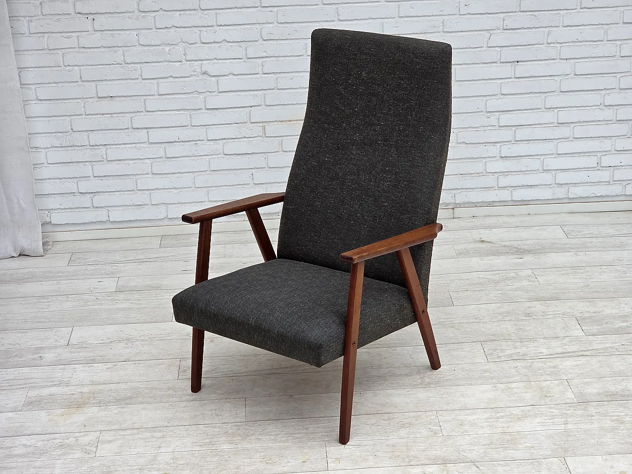 Poltrona con schienale alto, tessuto per mobili e teak, anni '70 13