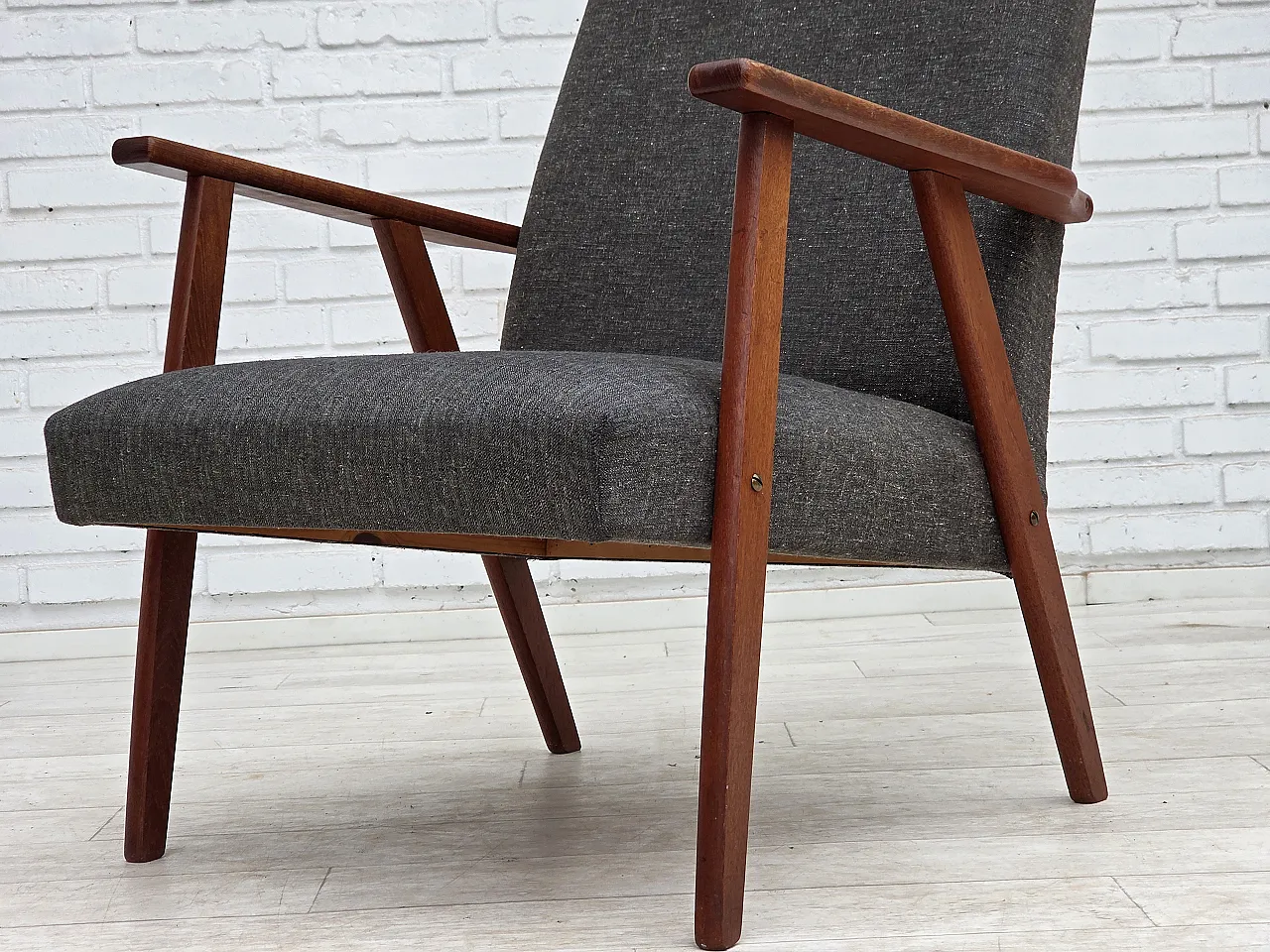 Poltrona con schienale alto, tessuto per mobili e teak, anni '70 14