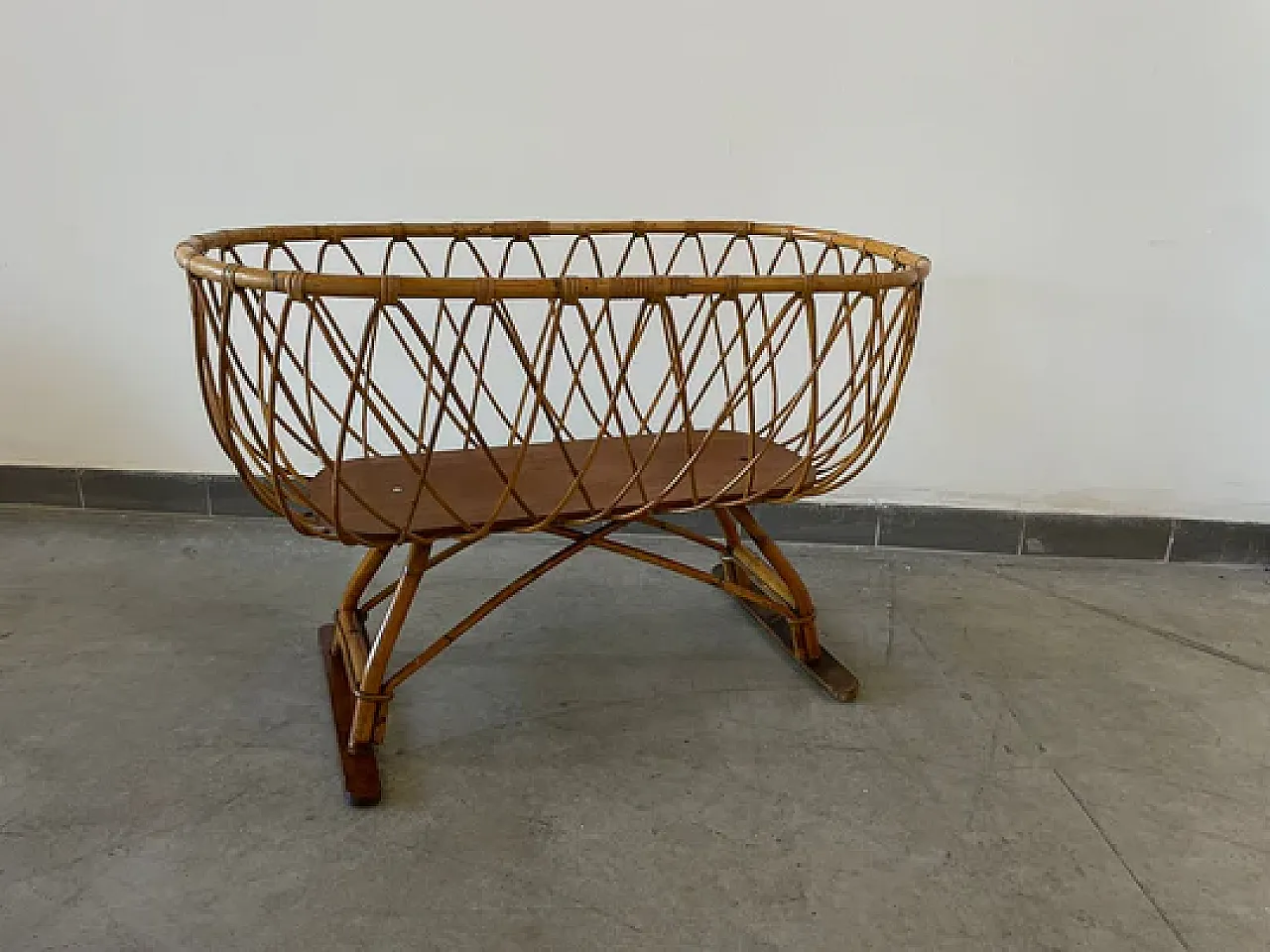 Culla per bambini in vimini di rattan su supporto, anni '70 8