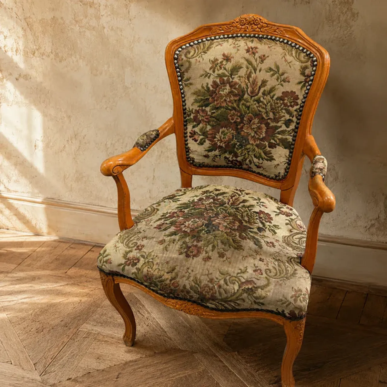 Louis XV floral tapestry armchair with carved wood frame, 20th century 4