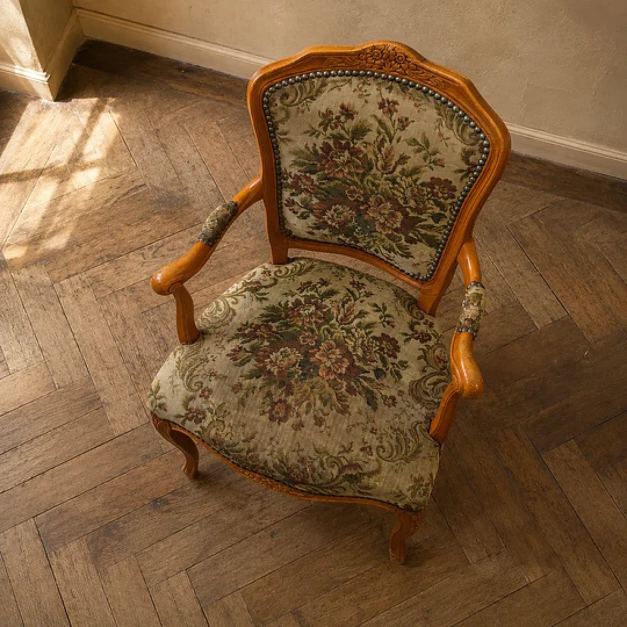 Louis XV floral tapestry armchair with carved wood frame, 20th century 6