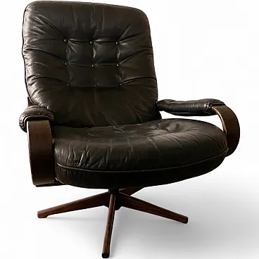 Sedia girevole in pelle nera con struttura in legno curvato, anni '70