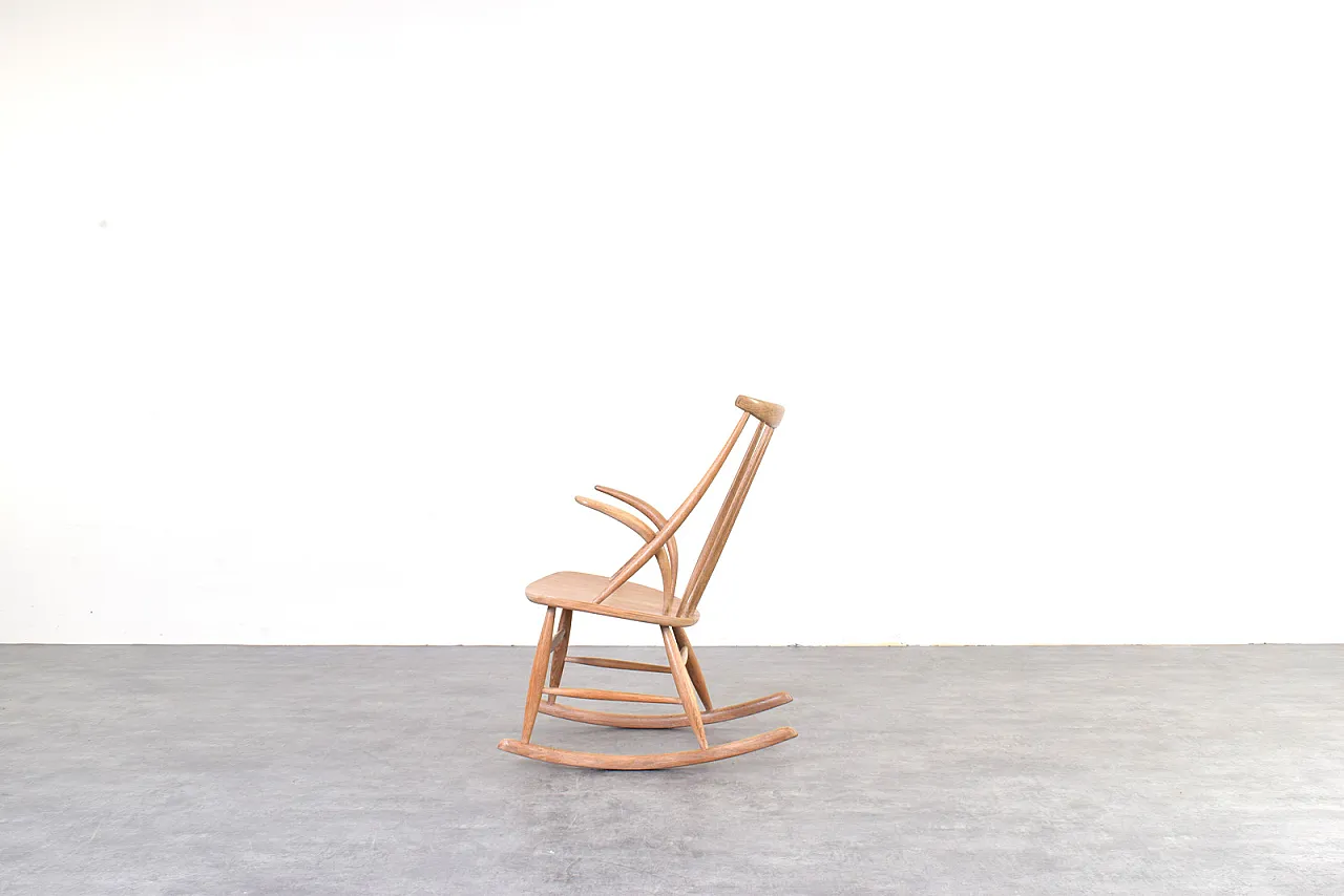 Sedia a dondolo Mid-Century di Illum Wikkelsø per Niels Eilersen, 1950 4