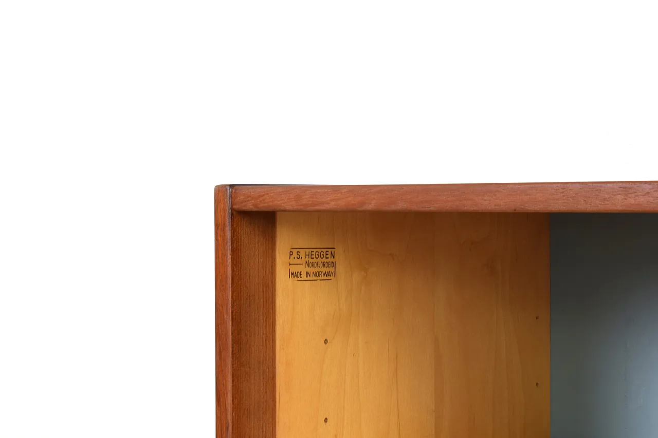 Credenza scandinava in teak di Nils Jonsson per P.S. Heggen 19