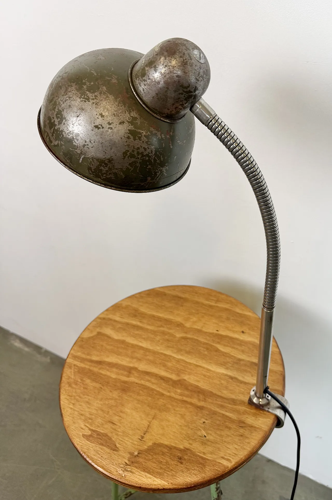 Industrial Workshop Gooseneck Table Lamp, 1960s 5