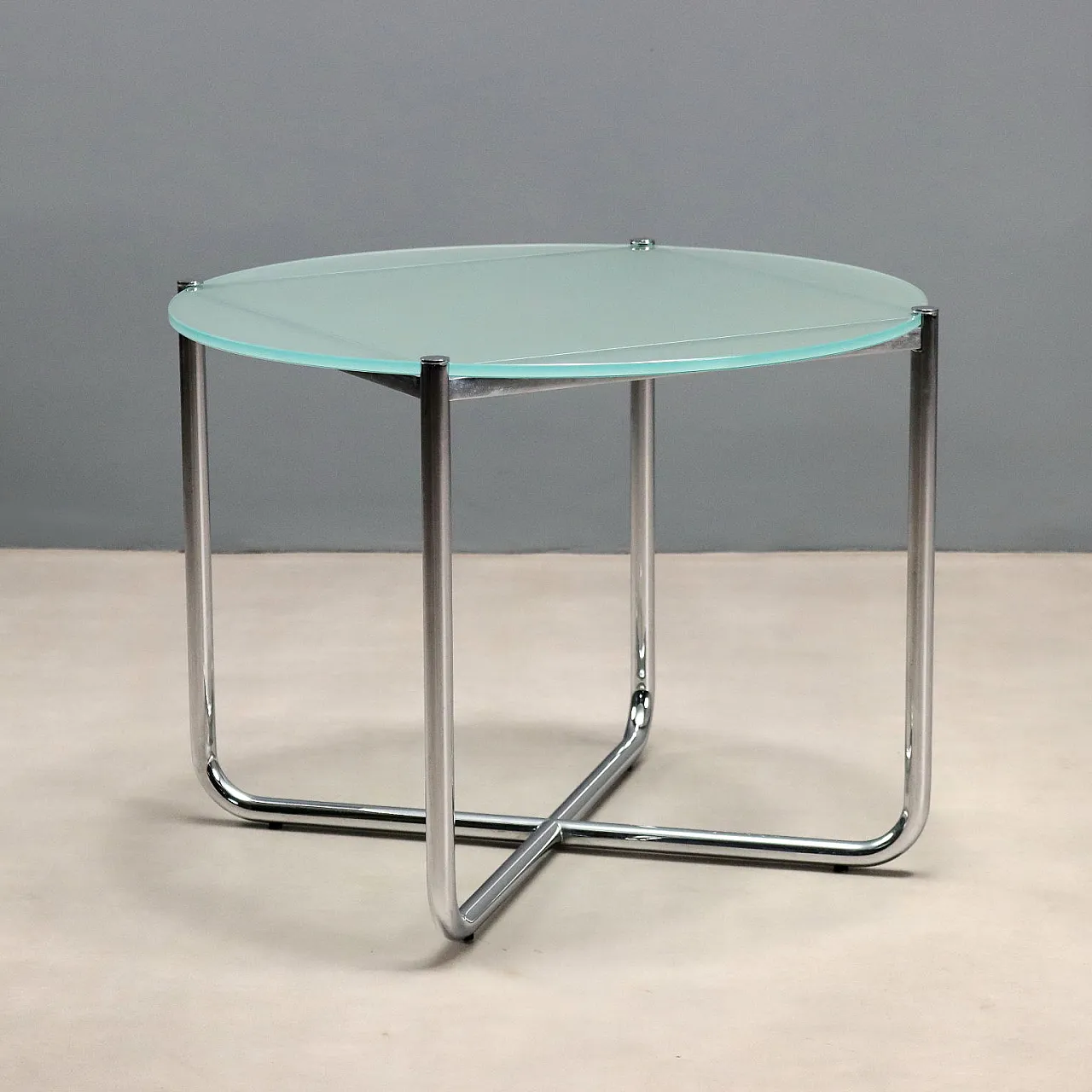 E01M coffee table by Mies van der Rohe, 20th century 1