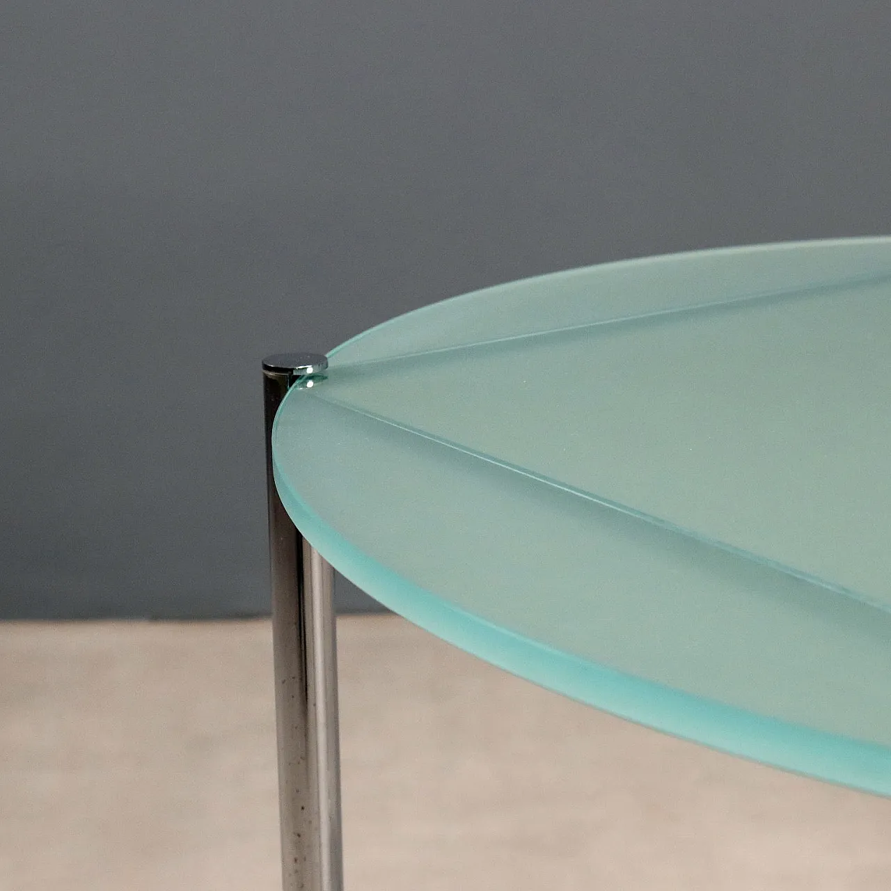 E01M coffee table by Mies van der Rohe, 20th century 4
