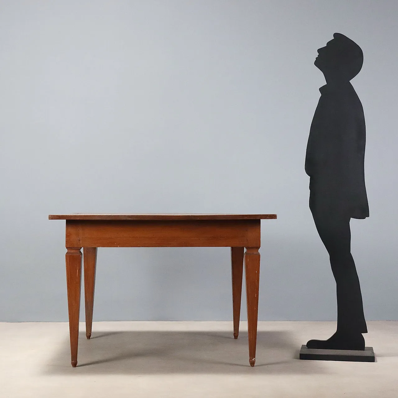 Directory table in walnut, 19th century 3