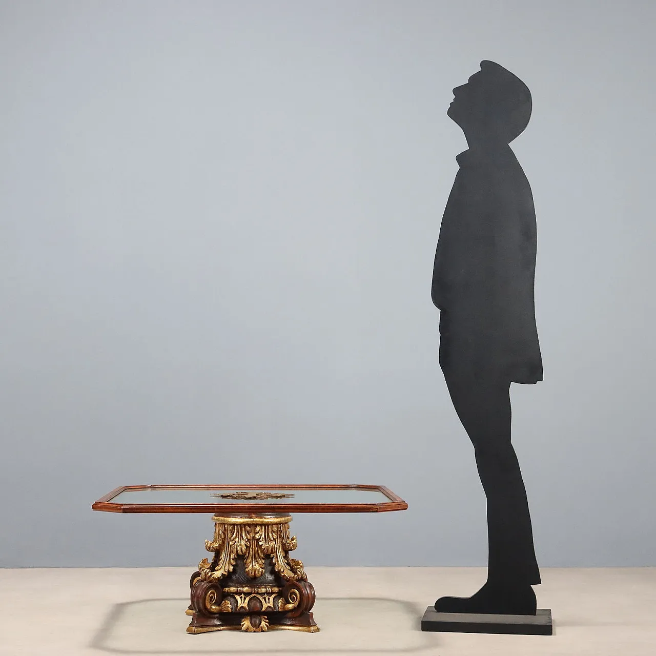 Center table in carved wood and with glass top, 20th century 2