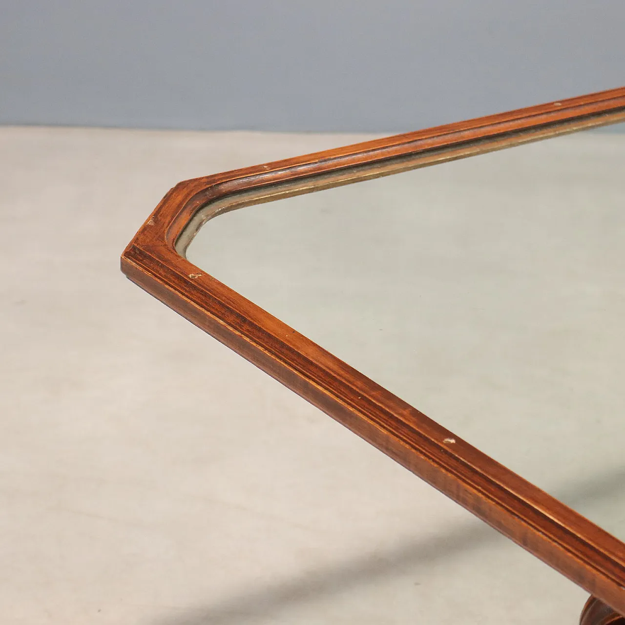 Center table in carved wood and with glass top, 20th century 4