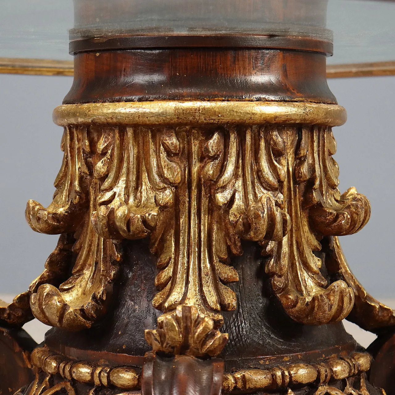 Center table in carved wood and with glass top, 20th century 7