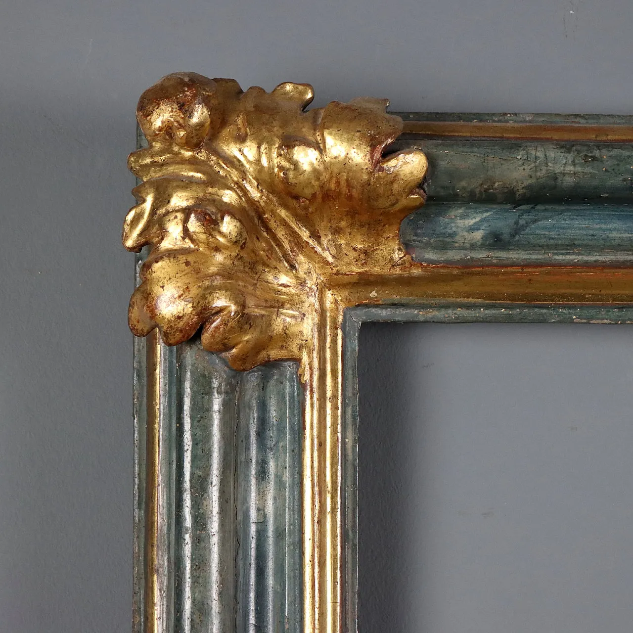 Baroque painted and gilded frame, 18th century 3