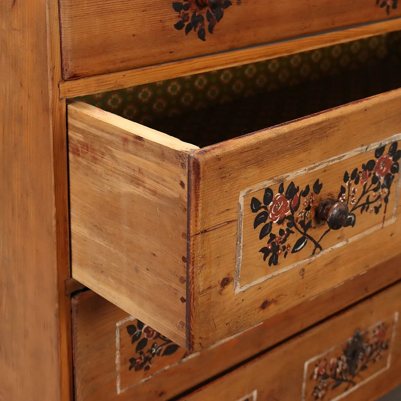 Trentino chest of drawers in fir with four drawer front, 19th century 7
