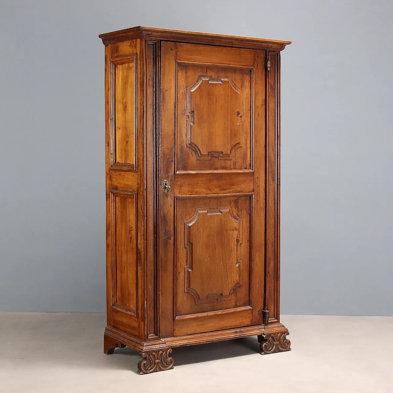 Walnut wardrobe, 20th century 1