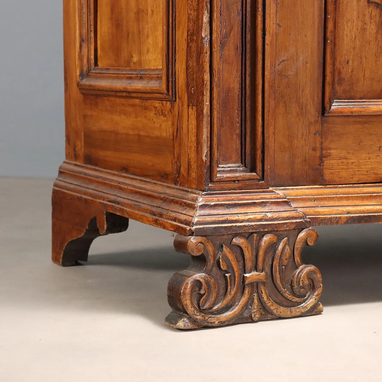 Walnut wardrobe, 20th century 8