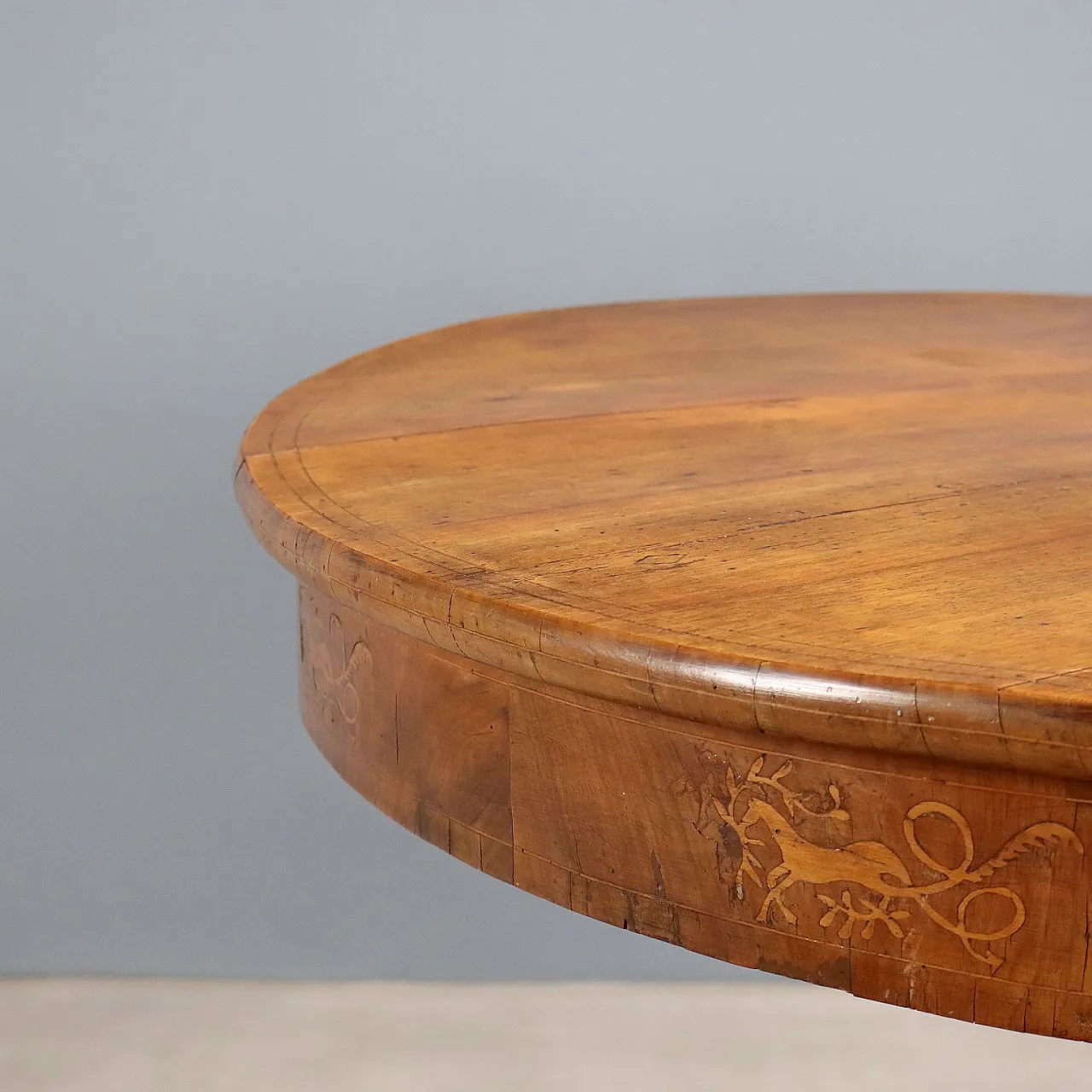 Walnut table, 19th century 5