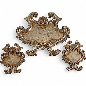 3 Baroque glory singers in carved wood, 18th century