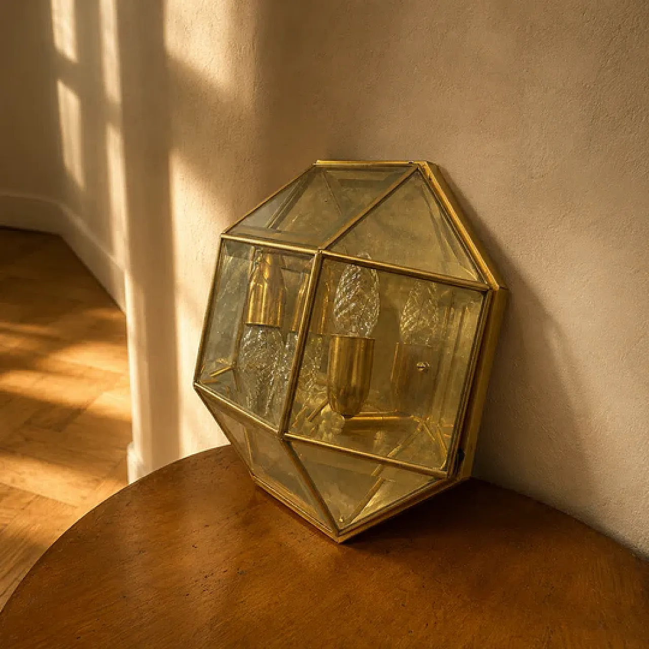 Applique geometrica in ottone e vetro, anni '80 5