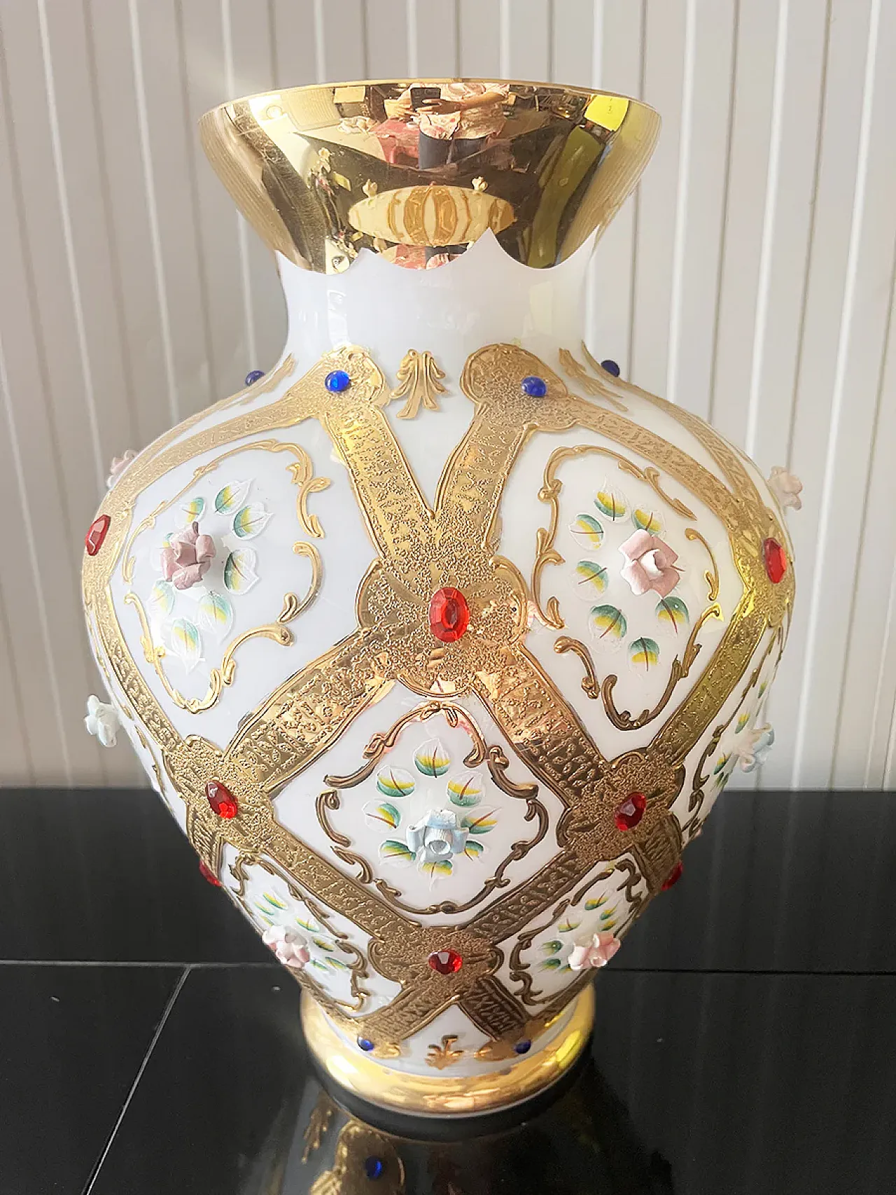 Opal vase with pure gold, stone and ceramic decorations, 20th century 2