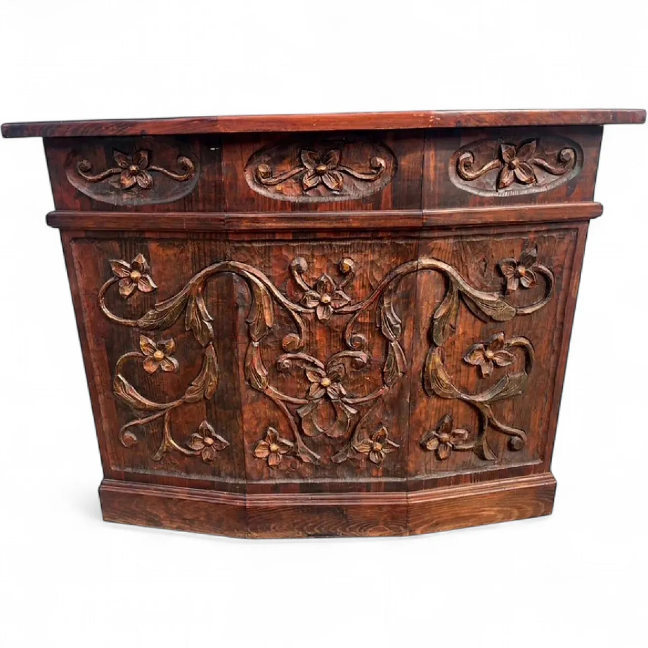 Liberty carved solid wood stall with floral motifs, 20th century 5