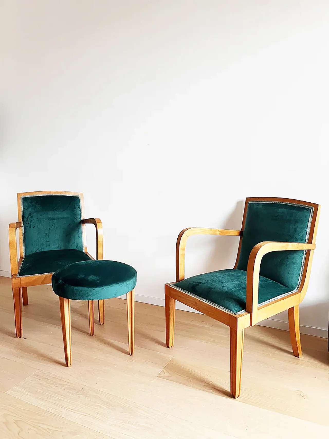 Pair of maple and velvet armchairs and ottomans attr.to P.Chiesa, 1950 2