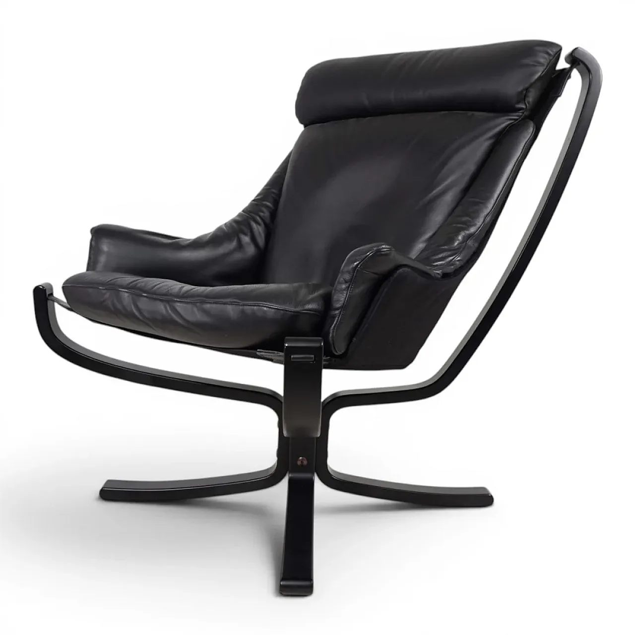Poltrona Frau viking leather lounge chair by Sigurd Resell, 1970s 2