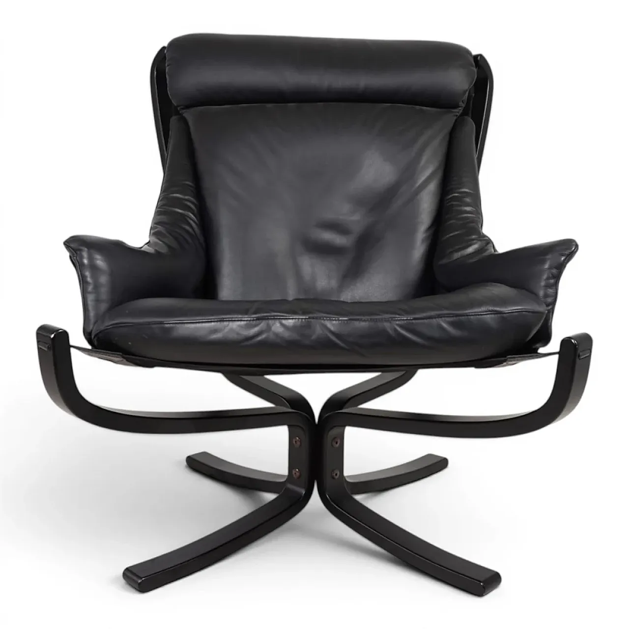 Poltrona Frau viking leather lounge chair by Sigurd Resell, 1970s 3
