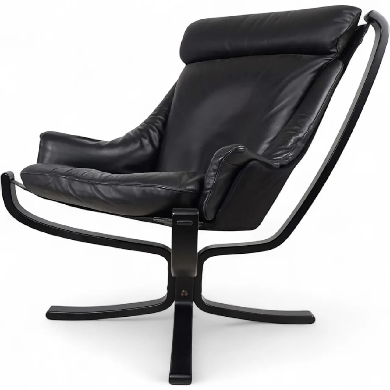 Poltrona Frau viking leather lounge chair by Sigurd Resell, 1970s 15