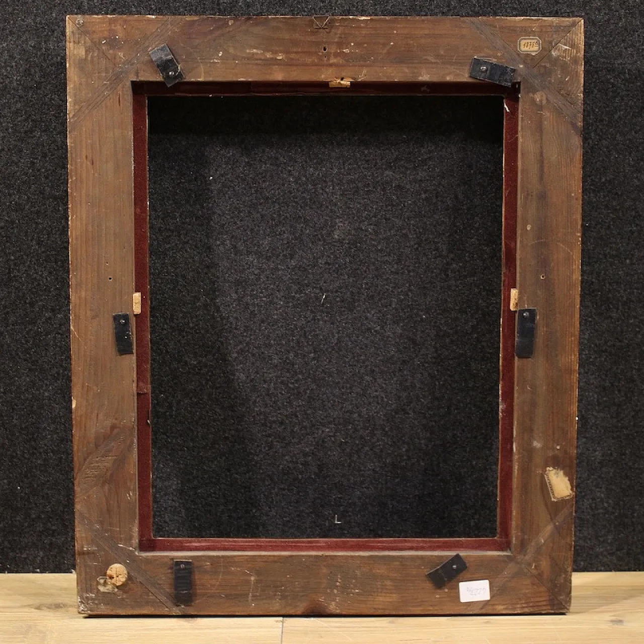 Italian carved and gilded frame from the 20th century 8