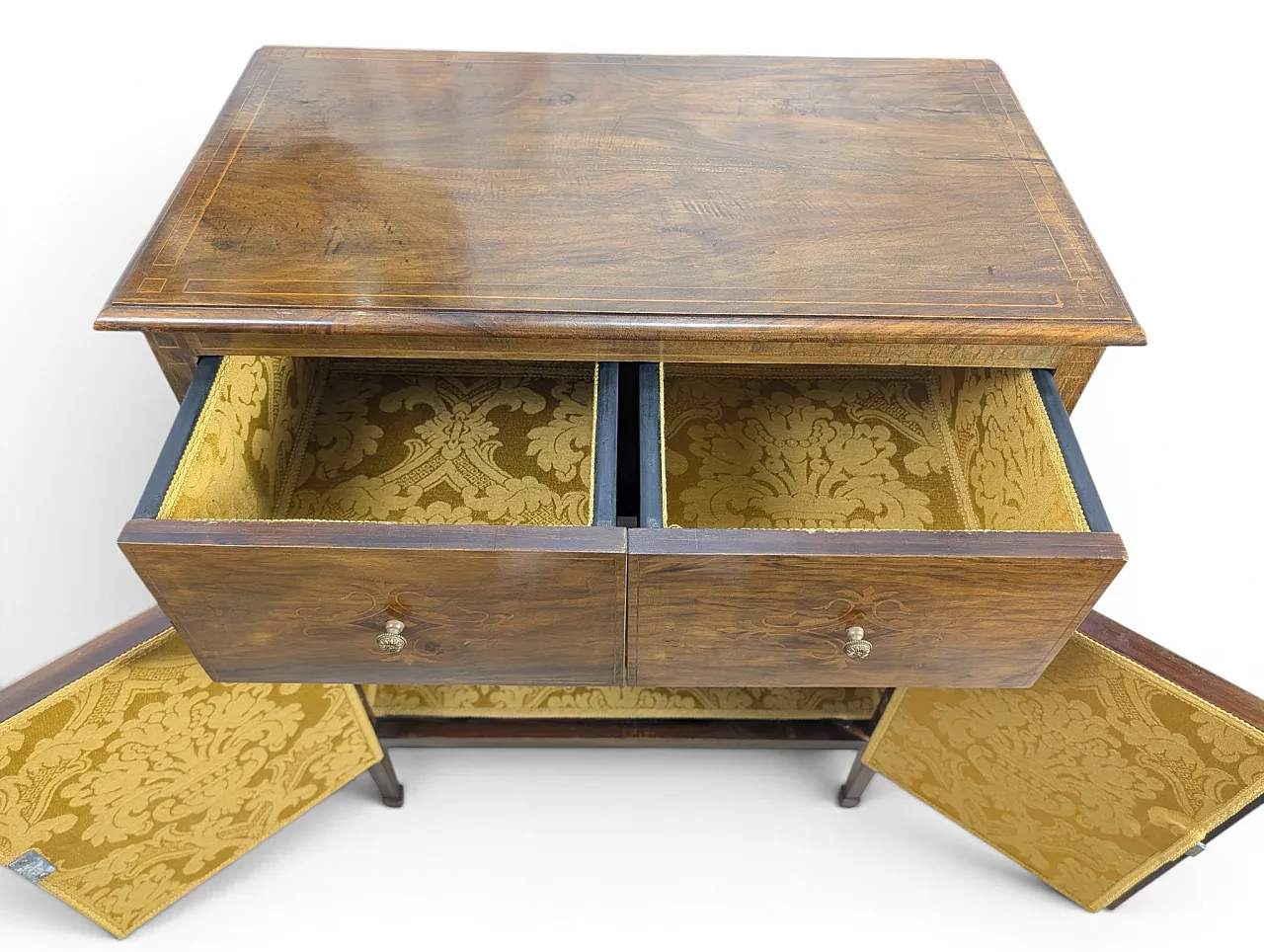 Italian craftsmanship walnut furniture from the twentieth century 3