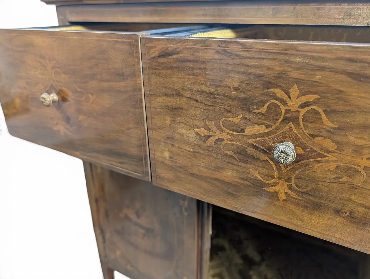 Italian craftsmanship walnut furniture from the twentieth century 4