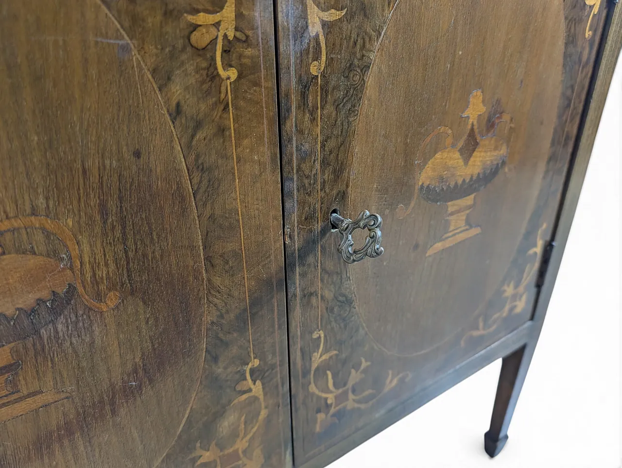 Italian craftsmanship walnut furniture from the twentieth century 5
