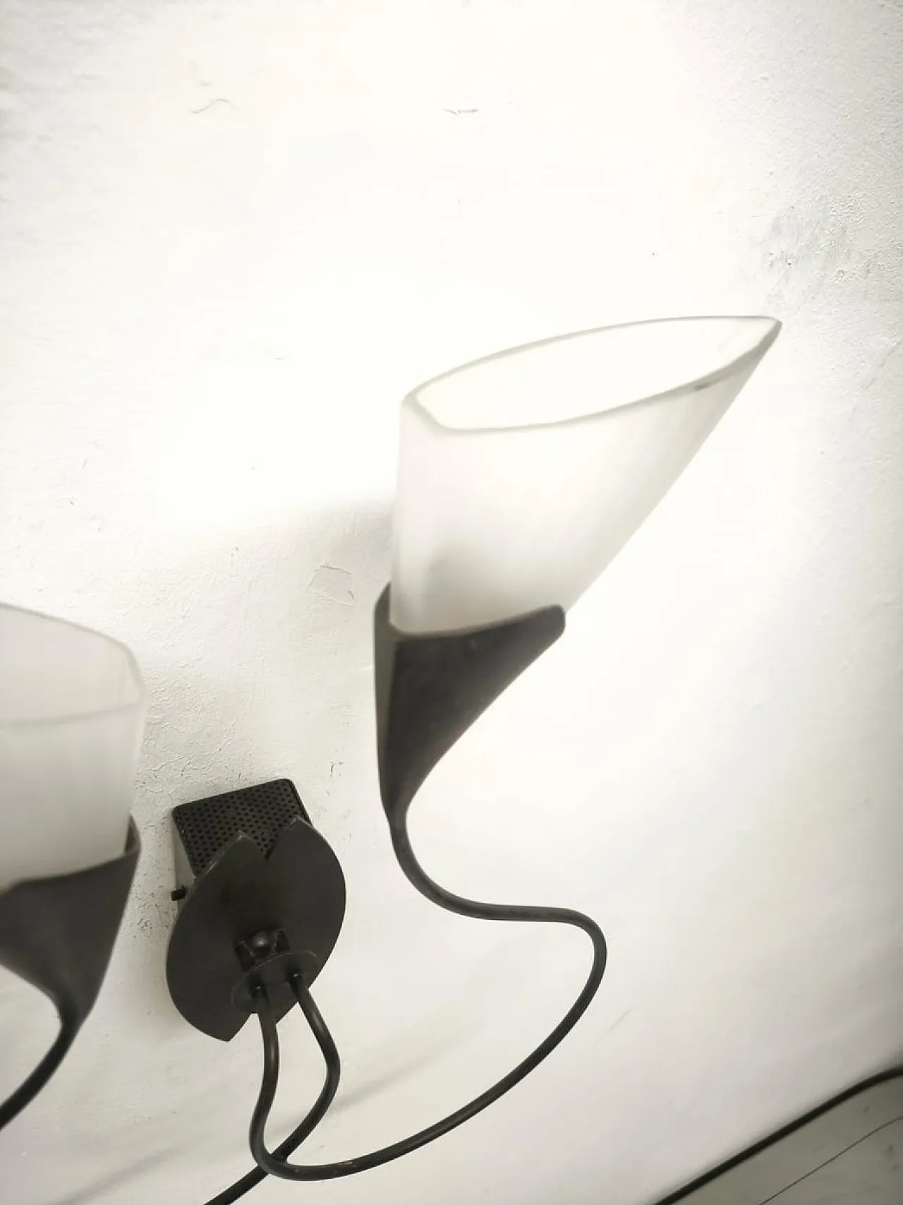 Lampada da parete a due luci di Lamp International, anni '90 5
