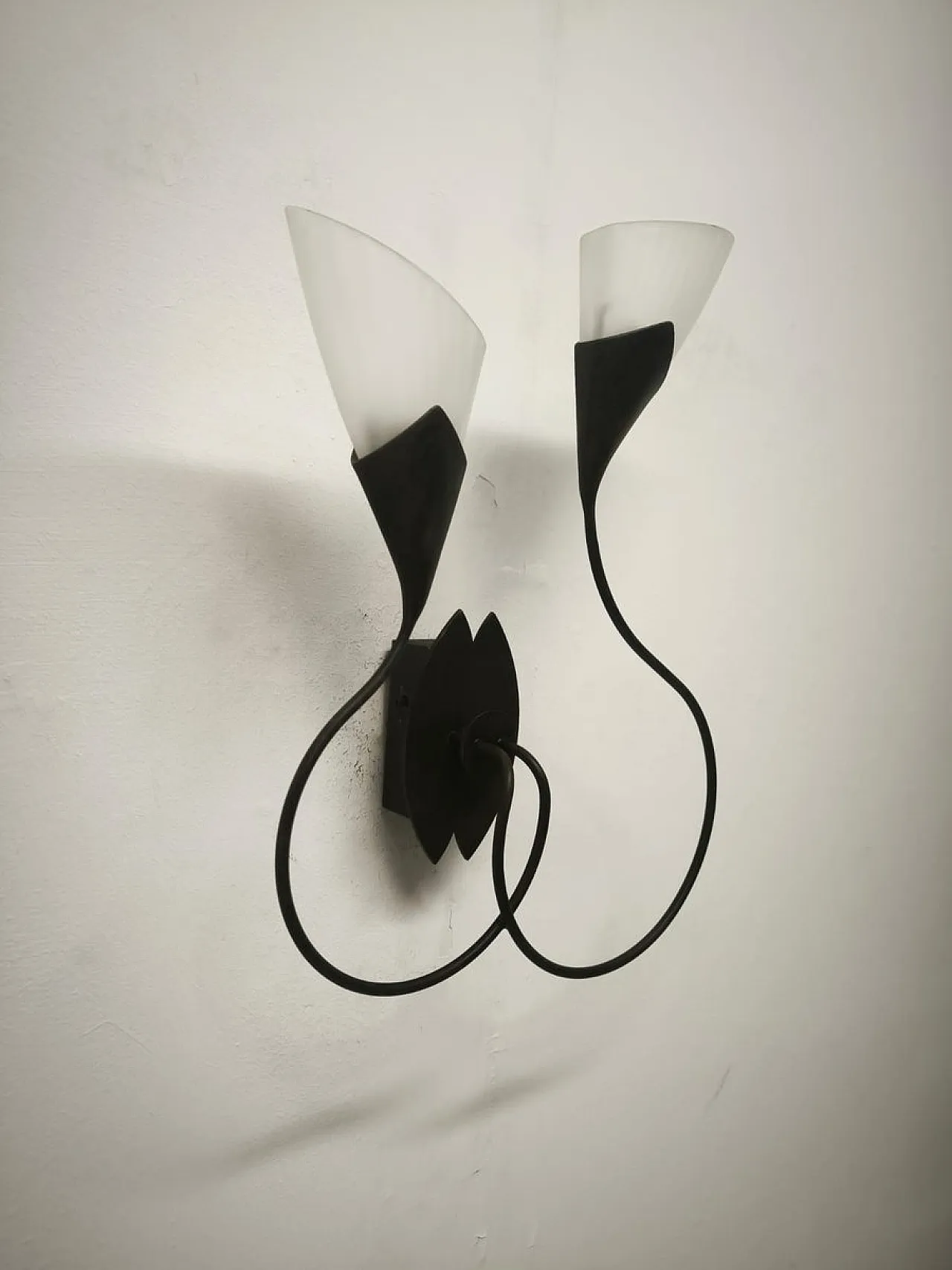 Lampada da parete a due luci di Lamp International, anni '90 7