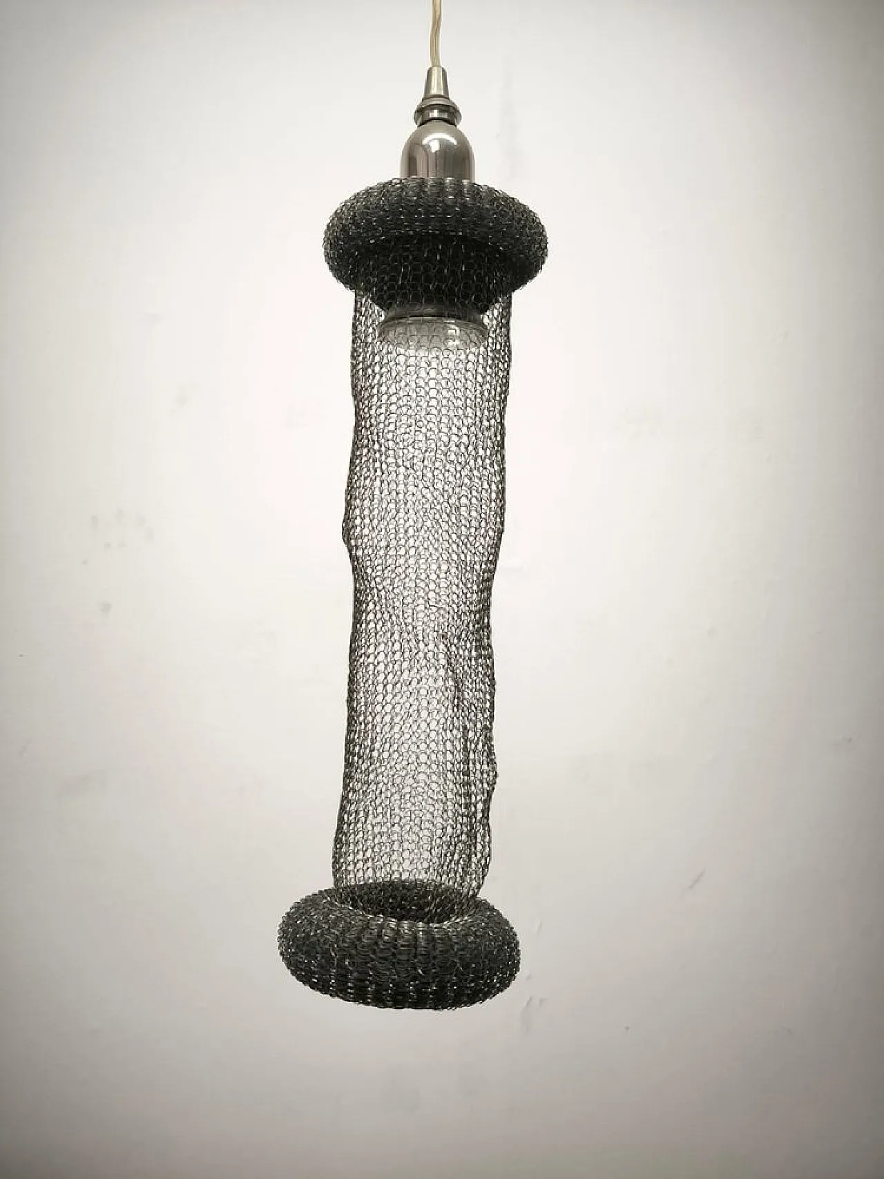 Lampada a sospensione in metallo di Lamp International, anni '90 5