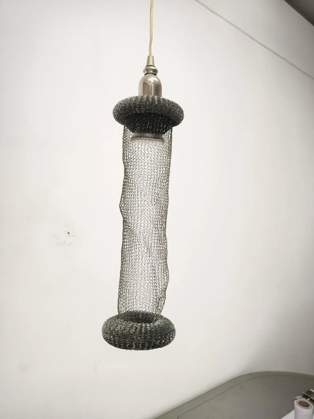 Lampada a sospensione in metallo di Lamp International, anni '90 7