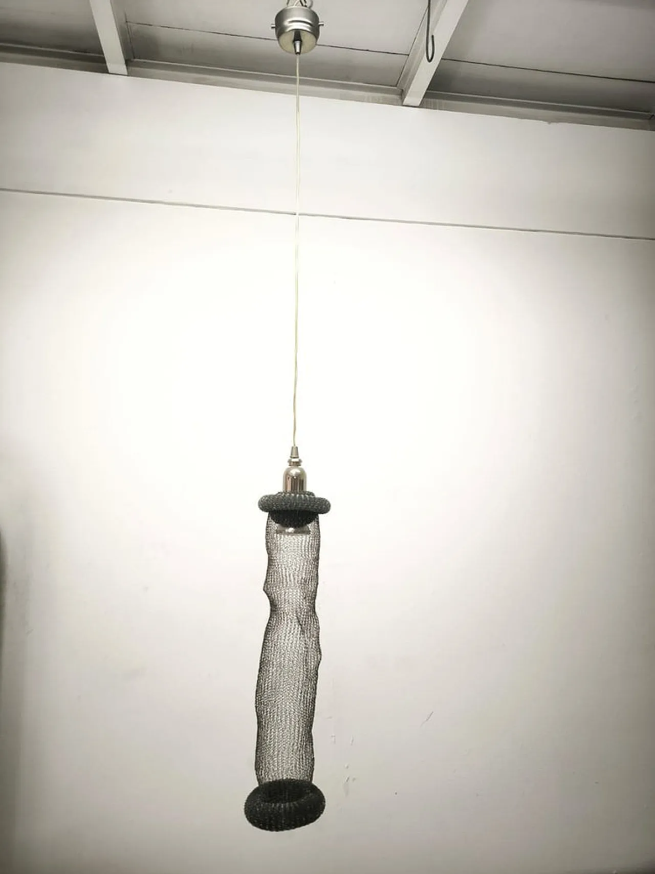 Lampada a sospensione in metallo di Lamp International, anni '90 9