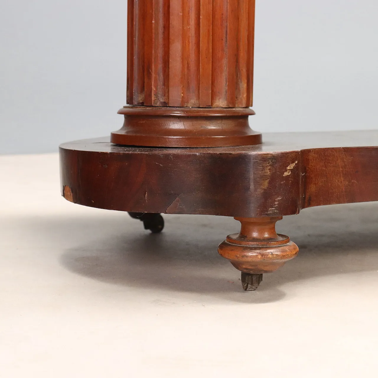 Early Victorian serving table, 19th century 9