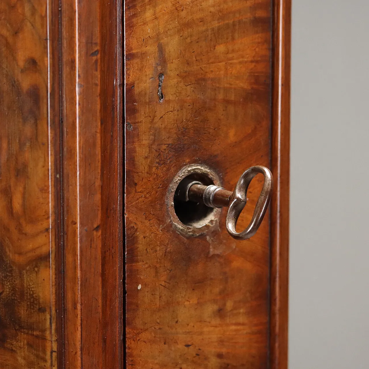 Umbertino wardrobe, 19th century 6
