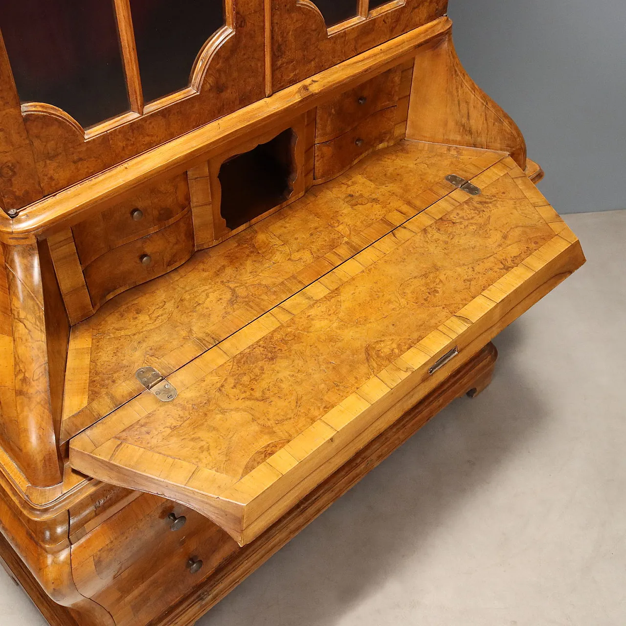 Trumeau in walnut and walnut burl, 20th century 8