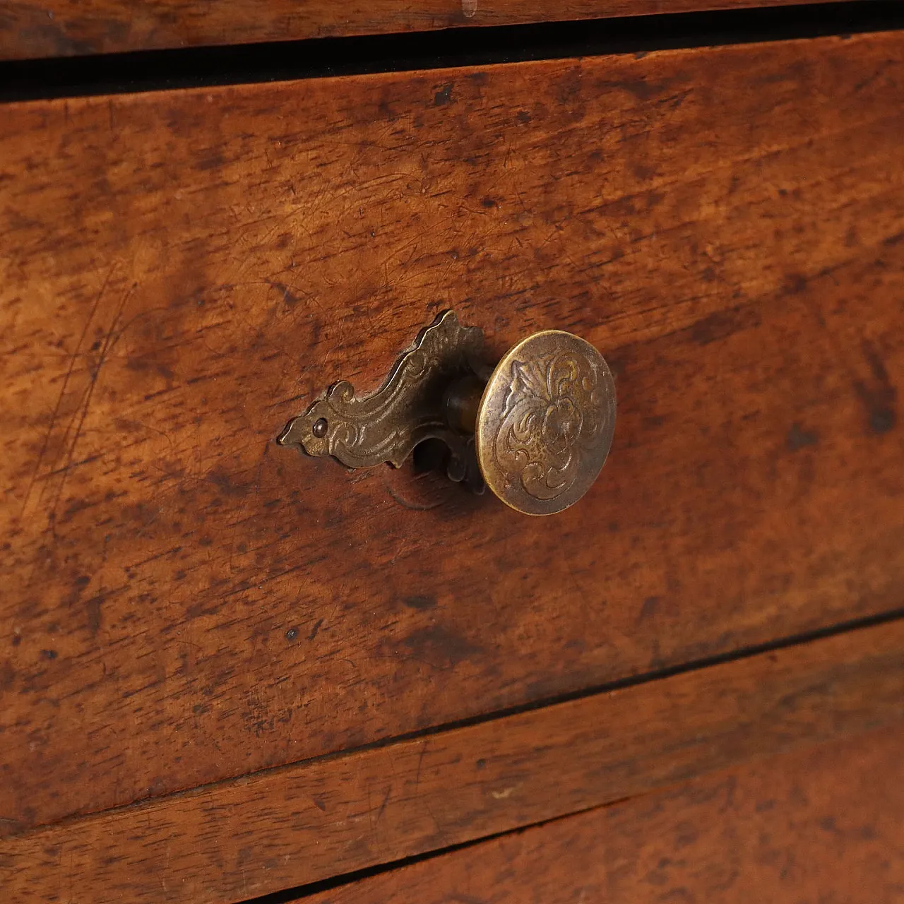 Chest of drawers in walnut, 19th century 6