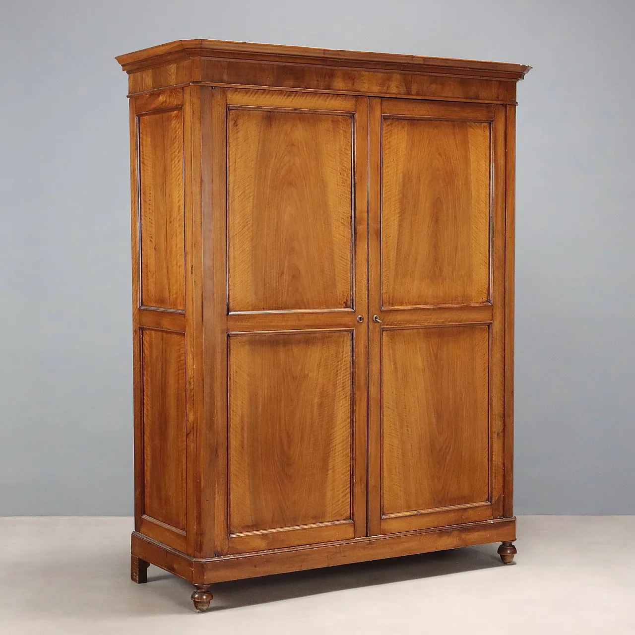 Walnut wardrobe, 19th century 1