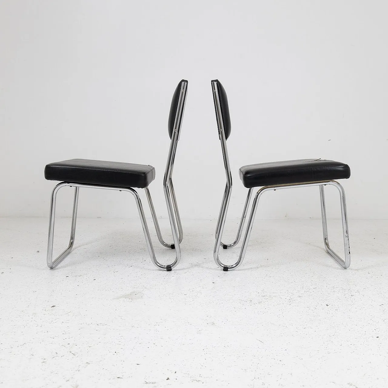 Pair of rationalist armchairs, 1950s 4
