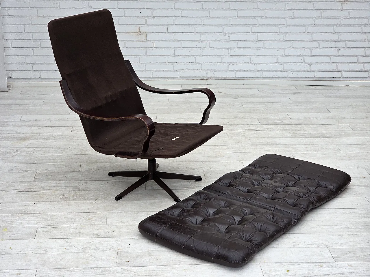 Anni '70, poltrona girevole scandinava, arredamento patchwork in pelle. 6