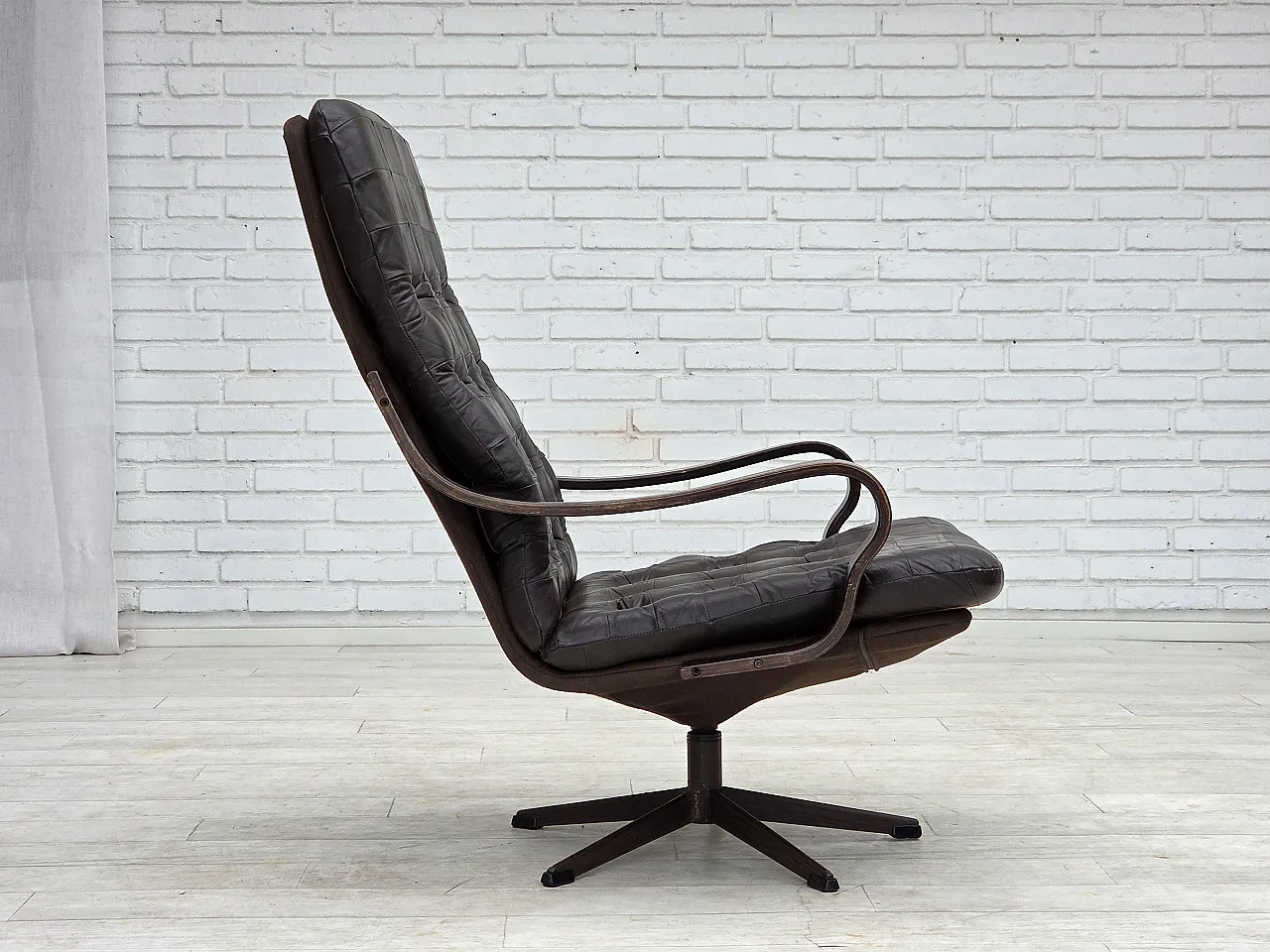 Anni '70, poltrona girevole scandinava, arredamento patchwork in pelle. 8