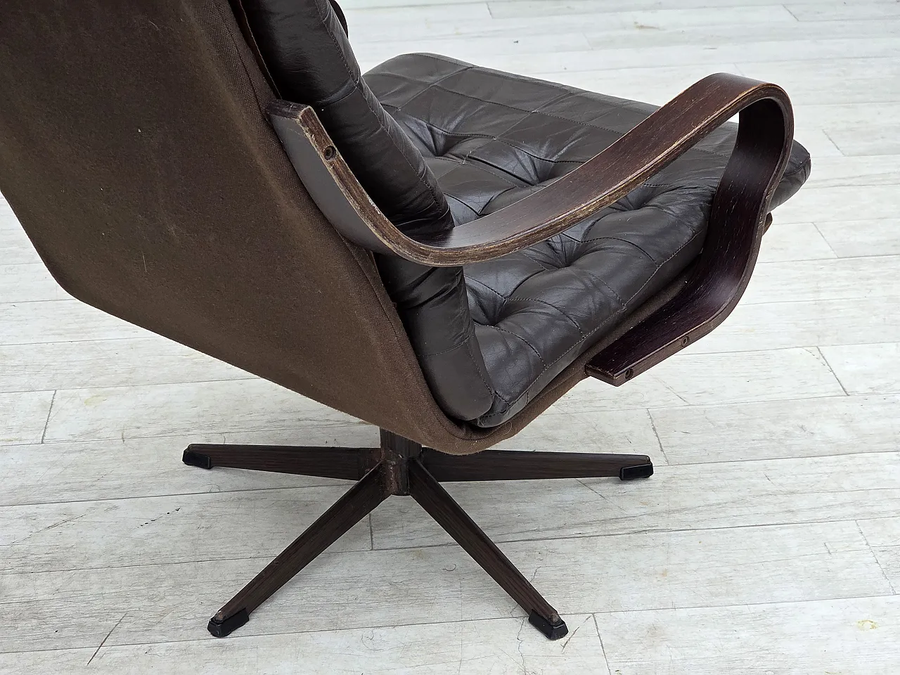 Anni '70, poltrona girevole scandinava, arredamento patchwork in pelle. 10