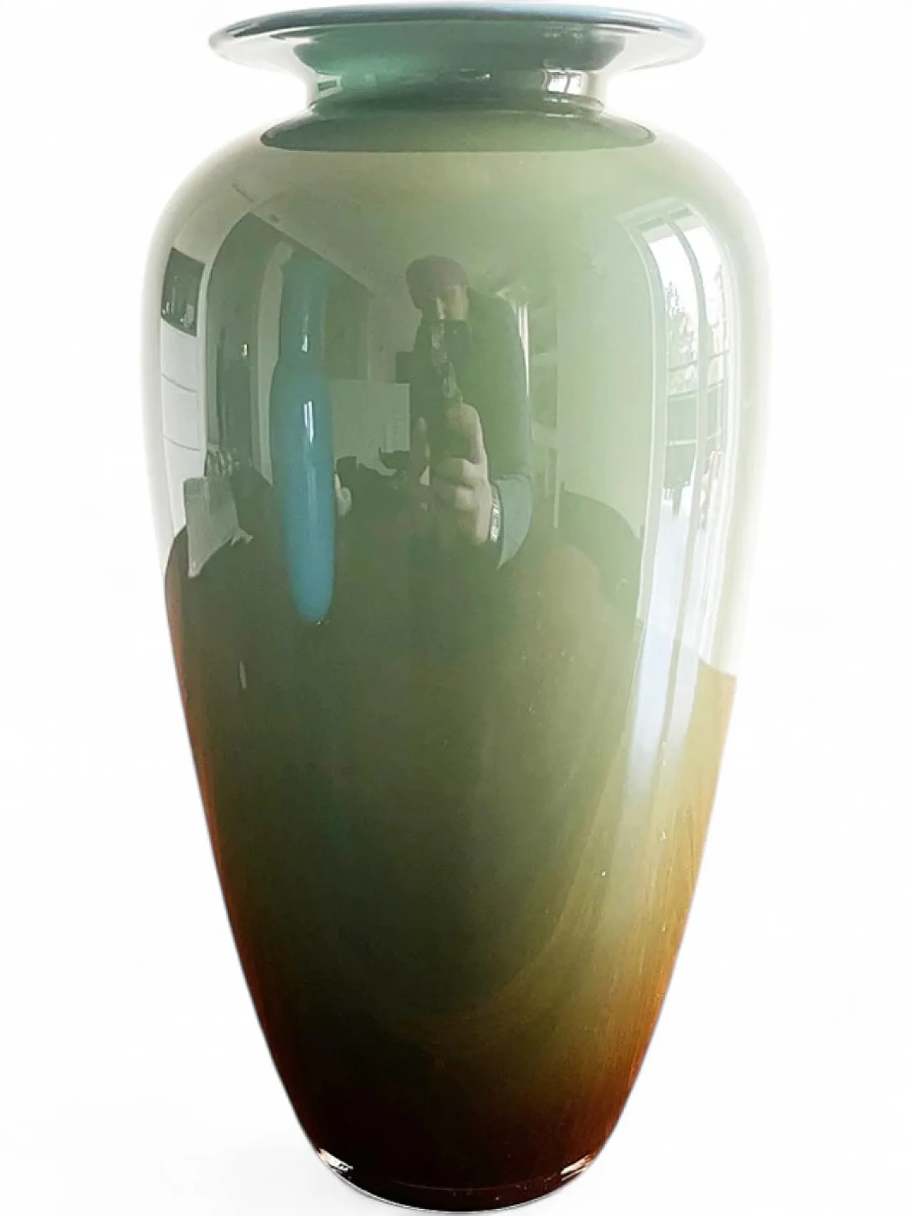 Two-tone jacketed Murano glass domed vase, 20th century 3